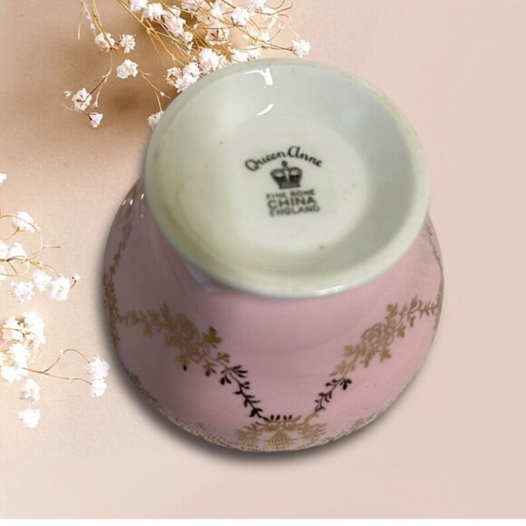 Vintage Queen Anne Pink Golden Scrolling Creamer and Sugar Bowl - Picture 6 of 6